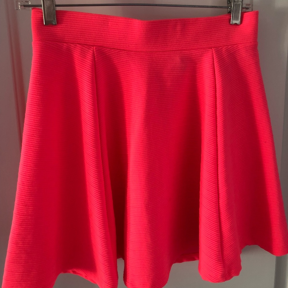 HOT pink flowy H&M skirt!